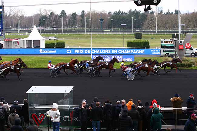 Photo d'arrivée de la course pmu PRIX DE CHALONS-EN-CHAMPAGNE à PARIS-VINCENNES le Samedi 28 janvier 2023