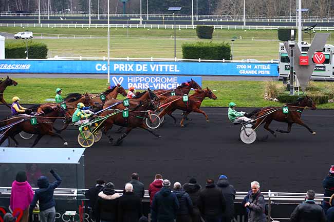 Photo d'arrivée de la course pmu PRIX DE VITTEL à PARIS-VINCENNES le Samedi 28 janvier 2023