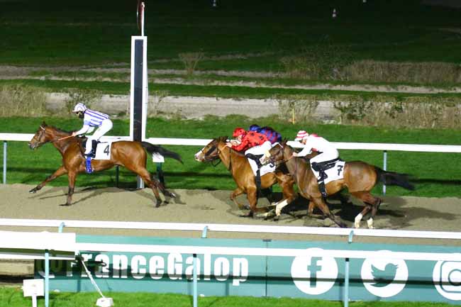 Photo d'arrivée de la course pmu PRIX DU FORT DE TOURNEVILLE à DEAUVILLE le Samedi 28 janvier 2023