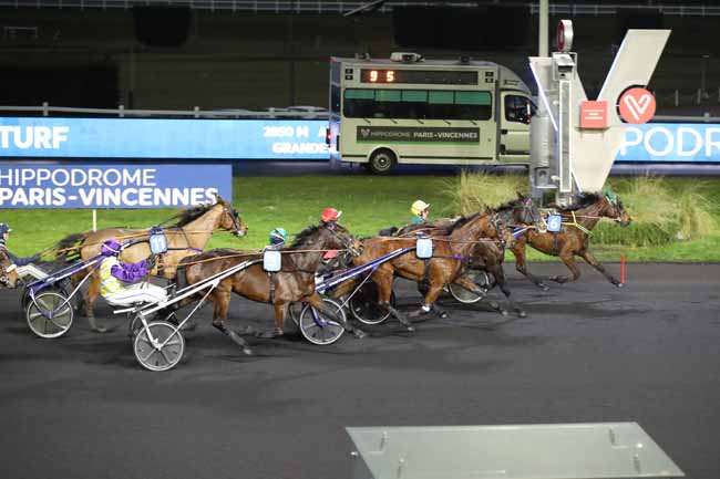 Photo d'arrivée de la course pmu PRIX ZETURF (PRIX DE RETHEL) à PARIS-VINCENNES le Lundi 30 janvier 2023