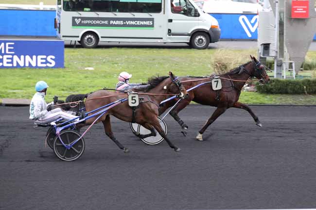 Photo d'arrivée de la course pmu PRIX DE LANGEAIS à PARIS-VINCENNES le Jeudi 2 février 2023