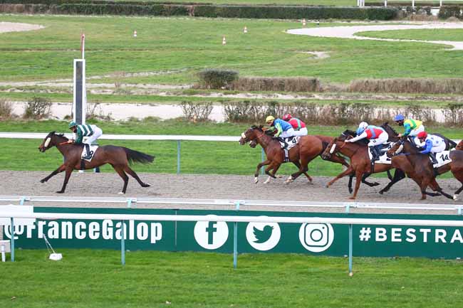 Photo d'arrivée de la course pmu PRIX DE LA VILLA MARITIME à DEAUVILLE le Vendredi 3 février 2023