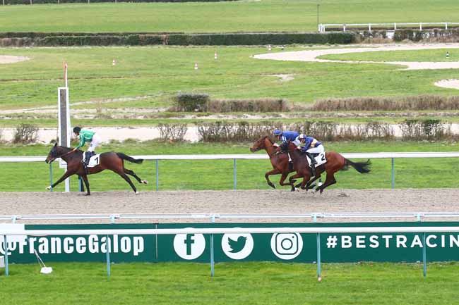 Photo d'arrivée de la course pmu PRIX DE FERVAQUES à DEAUVILLE le Samedi 4 février 2023
