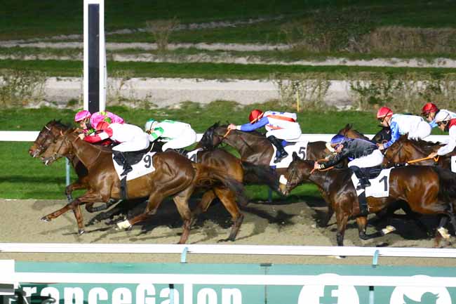 Photo d'arrivée de la course pmu PRIX DU FUNICULAIRE à DEAUVILLE le Samedi 4 février 2023