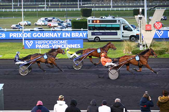 Photo d'arrivée de la course pmu PRIX DE GOURNAY-EN-BRAY à PARIS-VINCENNES le Dimanche 5 février 2023