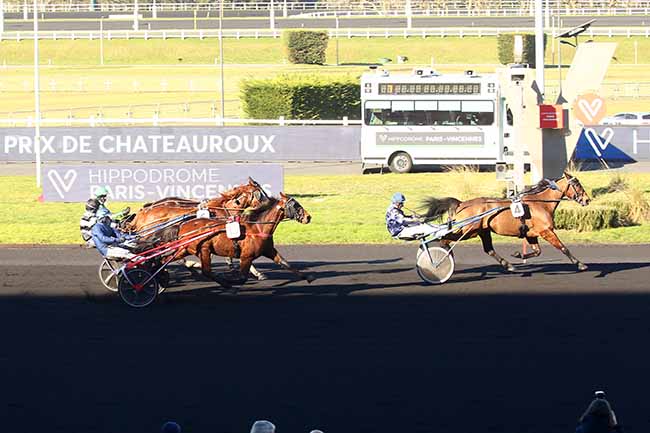 Photo d'arrivée de la course pmu PRIX DE CHATEAUROUX à PARIS-VINCENNES le Mercredi 8 février 2023