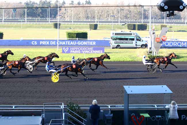 Photo d'arrivée de la course pmu PRIX DE CHATEAU-GONTIER à PARIS-VINCENNES le Mardi 14 février 2023