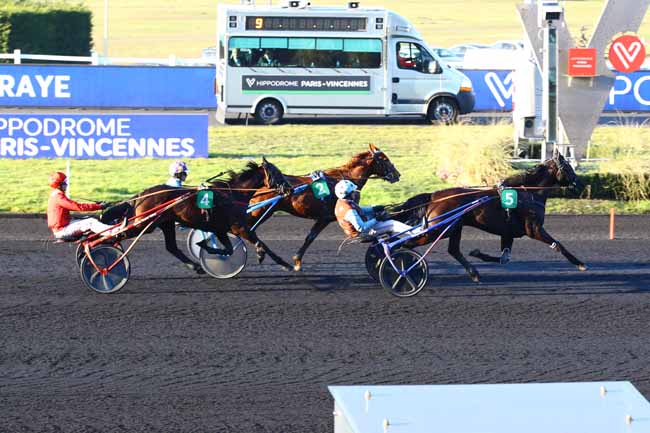 Photo d'arrivée de la course pmu PRIX DE VIBRAYE à PARIS-VINCENNES le Mardi 14 février 2023