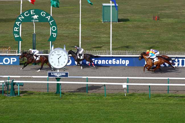Photo d'arrivée de la course pmu PRIX DU CARREFOUR LAVERSIN à CHANTILLY le Jeudi 16 février 2023