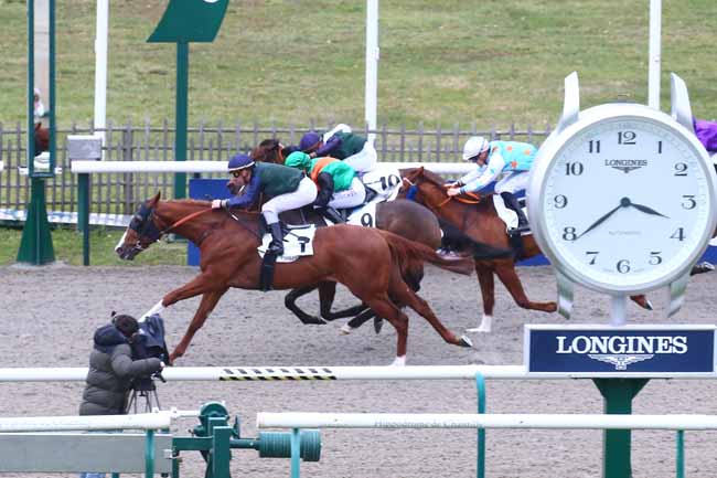 Photo d'arrivée de la course pmu PRIX DU BOIS DE BEAUVILLIERS à CHANTILLY le Vendredi 17 février 2023