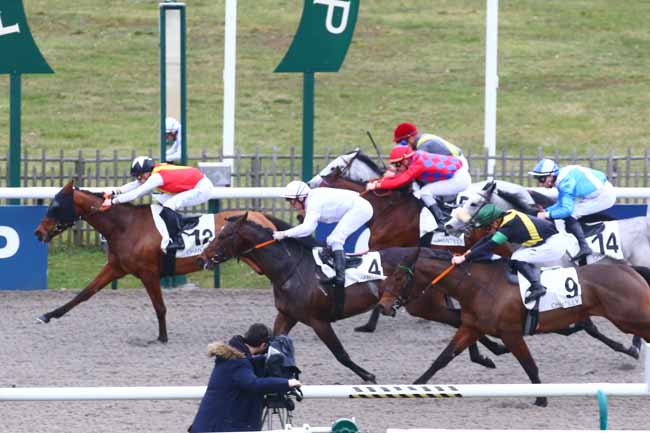 Photo d'arrivée de la course pmu PRIX DE LA FONTAINE SAINT-GERVAIS à CHANTILLY le Vendredi 17 février 2023