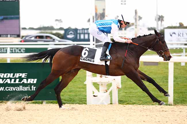 Photo d'arrivée de la course pmu PRIX DU POLYGONE SAINT-JEAN (PRIX DU FORT VAUBAN) à CAGNES-SUR-MER le Samedi 18 février 2023