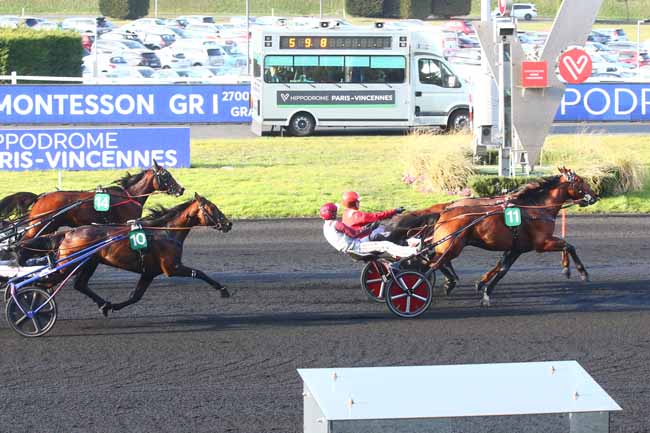 Photo d'arrivée de la course pmu PRIX COMTE PIERRE DE MONTESSON à PARIS-VINCENNES le Dimanche 19 février 2023