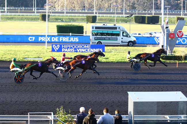 Photo d'arrivée de la course pmu PRIX DE FREJUS à PARIS-VINCENNES le Lundi 20 février 2023