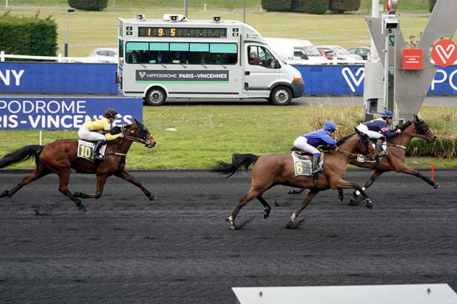 Photo d'arrivée de la course pmu PRIX DE POLIGNY à PARIS-VINCENNES le Jeudi 23 février 2023