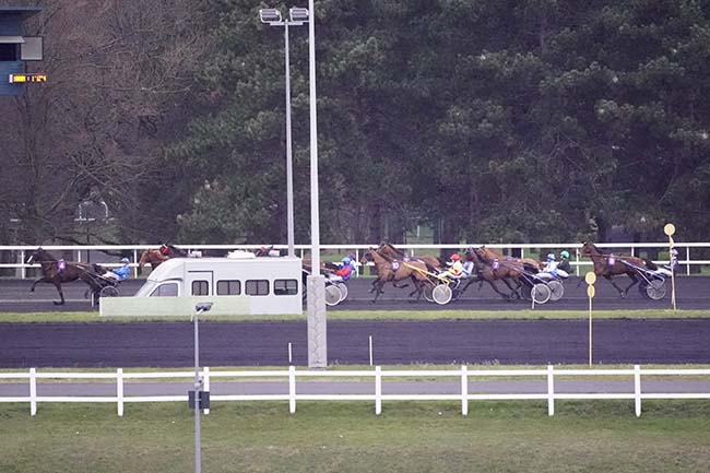 Photo d'arrivée de la course pmu PRIX DE PLESTIN-LES-GREVES à PARIS-VINCENNES le Jeudi 23 février 2023