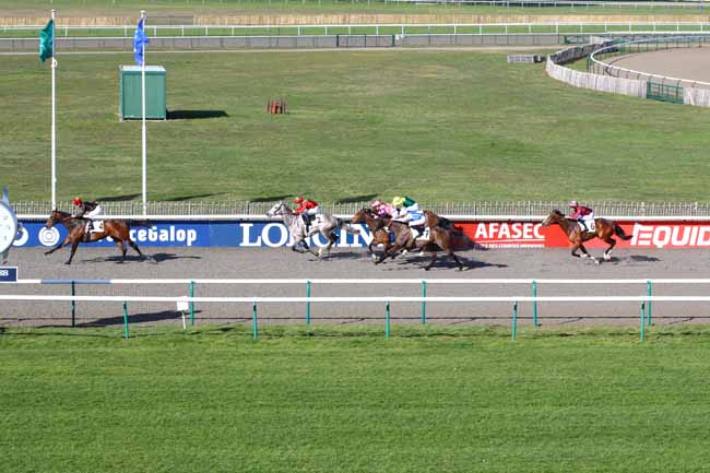 Photo d'arrivée de la course pmu PRIX ROGER POINCELET à CHANTILLY le Vendredi 24 février 2023
