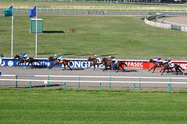 Photo d'arrivée de la course pmu PRIX DU PARC LAVERSIN à CHANTILLY le Vendredi 24 février 2023