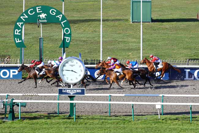 Photo d'arrivée de la course pmu PRIX DU CARREFOUR DE CONSTANTINE à CHANTILLY le Vendredi 24 février 2023