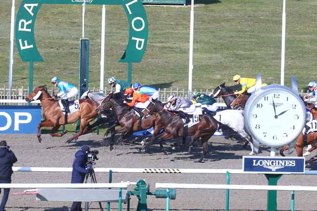 Photo d'arrivée de la course pmu PRIX DE L'ALLEE DES PHILOSOPHES à CHANTILLY le Mercredi 1 mars 2023
