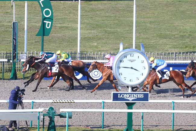 Photo d'arrivée de la course pmu PRIX MOLTON à CHANTILLY le Mercredi 1 mars 2023
