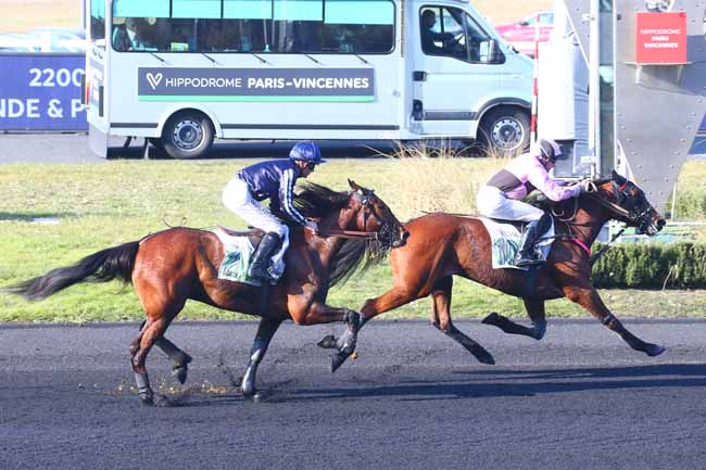 Photo d'arrivée de la course pmu PRIX DE VIRE NORMANDIE à PARIS-VINCENNES le Jeudi 2 mars 2023