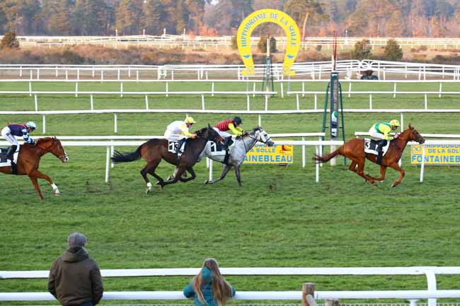 Photo d'arrivée de la course pmu PRIX GEORGES DERCOURT à FONTAINEBLEAU le Vendredi 3 mars 2023