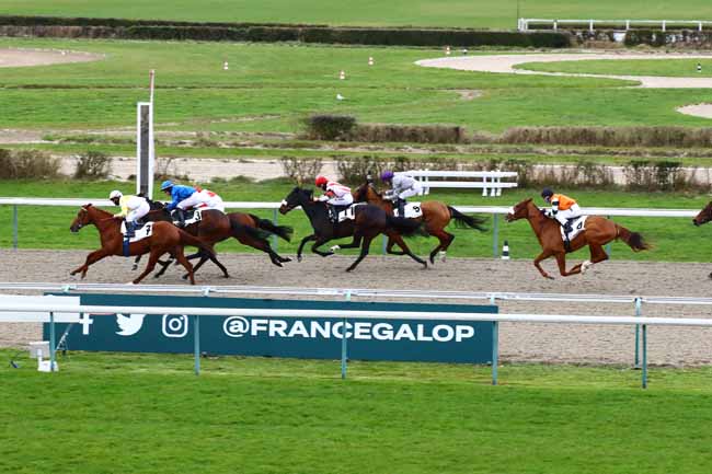 Photo d'arrivée de la course pmu PRIX DE LA LEZARDE à DEAUVILLE le Vendredi 10 mars 2023
