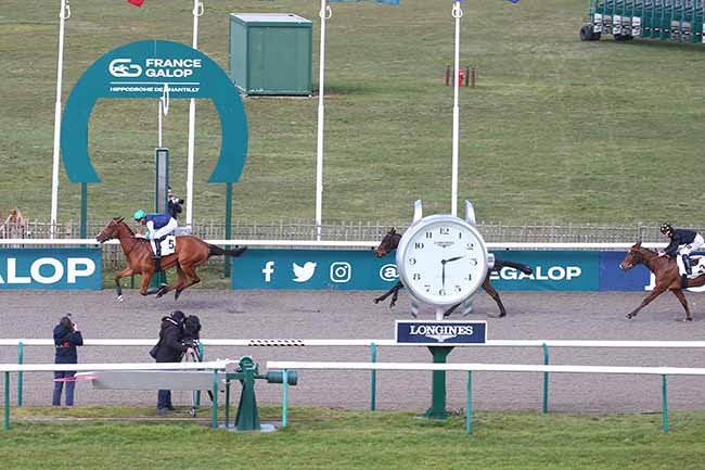 Photo d'arrivée de la course pmu PRIX DU CHATEAU à CHANTILLY le Lundi 13 mars 2023