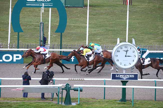 Photo d'arrivée de la course pmu PRIX DU LIEUTENANT à CHANTILLY le Lundi 13 mars 2023
