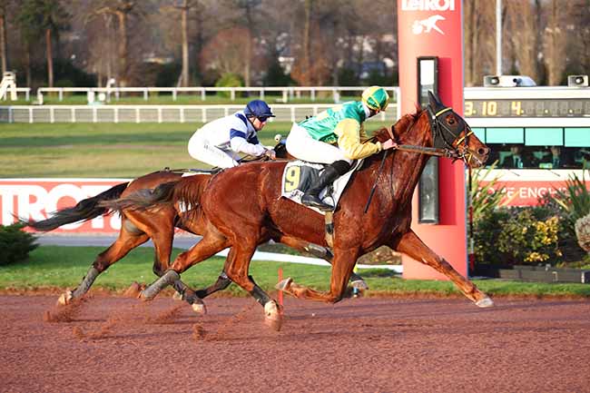 Photo d'arrivée de la course pmu PRIX DE CONTREXEVILLE à ENGHIEN le Mercredi 15 mars 2023
