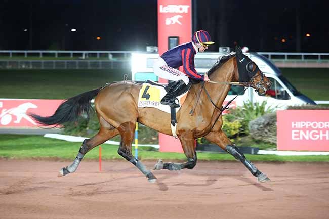 Photo d'arrivée de la course pmu PRIX DE BAGNOLET à ENGHIEN le Mercredi 15 mars 2023