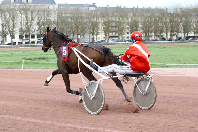 Photo d'arrivée de la course pmu PRIX DE BERVILLE à CAEN le Jeudi 16 mars 2023