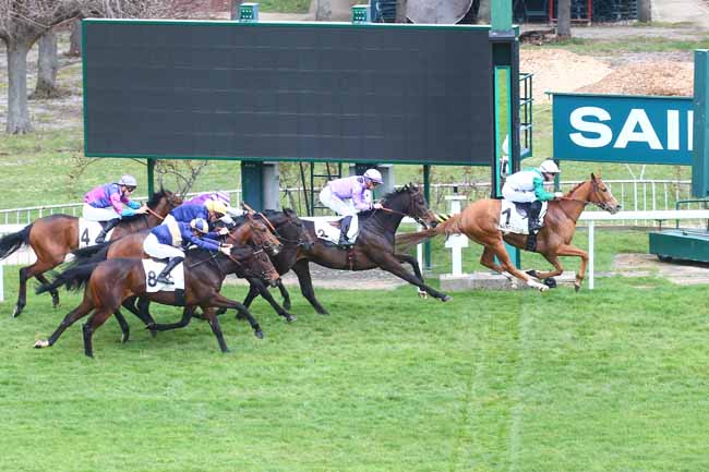 Photo d'arrivée de la course pmu PRIX FRANCOIS MATHET à SAINT CLOUD le Samedi 18 mars 2023