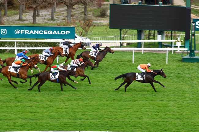 Photo d'arrivée de la course pmu PRIX DE LA GLORIETTE à SAINT CLOUD le Jeudi 23 mars 2023