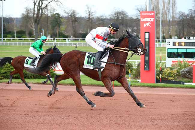 Photo d'arrivée de la course pmu PRIX DU PONT SAINT-LOUIS à ENGHIEN le Mardi 28 mars 2023