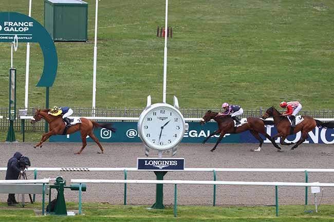 Photo d'arrivée de la course pmu PRIX SERGE BOIREAU (CHAMPIONNAT PARISTURF DES APPRENTIS & JEUNES JOCKEYS) à CHANTILLY le Vendredi 31 mars 2023