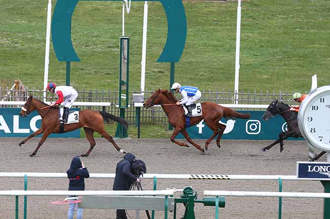 Photo d'arrivée de la course pmu PRIX DE LA GARENNE DE LA JUSTICE à CHANTILLY le Vendredi 31 mars 2023