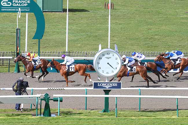Photo d'arrivée de la course pmu PRIX DE LA BUTTE AUX GENS D'ARMES à CHANTILLY le Vendredi 31 mars 2023