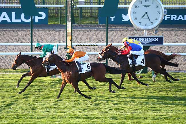 Photo d'arrivée de la course pmu PRIX DE LA TETE DU ROND à CHANTILLY le Mercredi 5 avril 2023