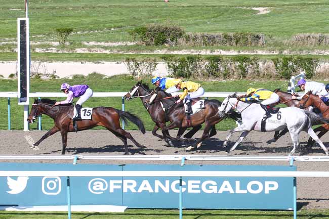 Photo d'arrivée de la course pmu PRIX DE L'OPERATION FORTITUDE à DEAUVILLE le Jeudi 6 avril 2023