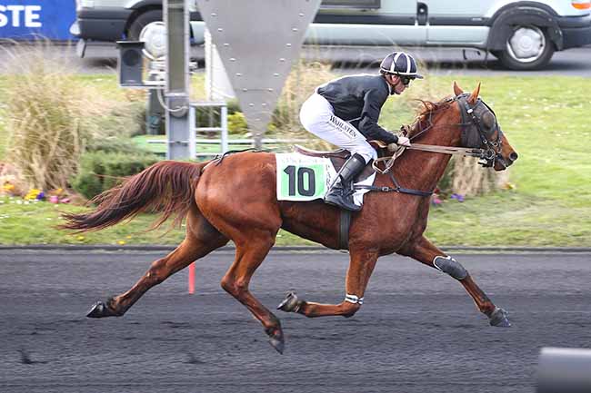 Photo d'arrivée de la course pmu PRIX LIBRA à PARIS-VINCENNES le Vendredi 7 avril 2023