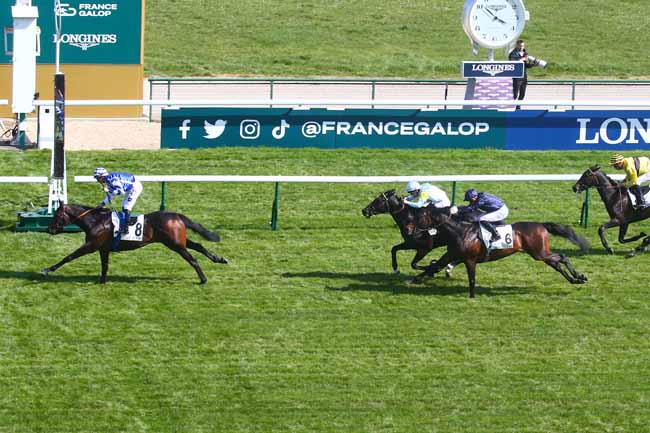 Photo d'arrivée de la course pmu PRIX LA FORCE à LONGCHAMP le Dimanche 9 avril 2023