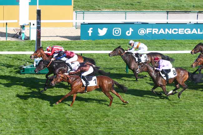 Photo d'arrivée de la course pmu PRIX ZARKAVA - FONDS EUROPEEN DE L'ELEVAGE à LONGCHAMP le Dimanche 9 avril 2023