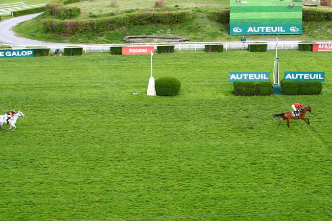 Photo d'arrivée de la course pmu PRIX ALEC CARTER à AUTEUIL le Jeudi 13 avril 2023