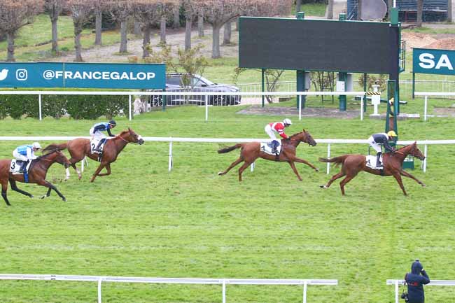 Photo d'arrivée de la course pmu PRIX PROVIDENCIAL à SAINT CLOUD le Vendredi 14 avril 2023