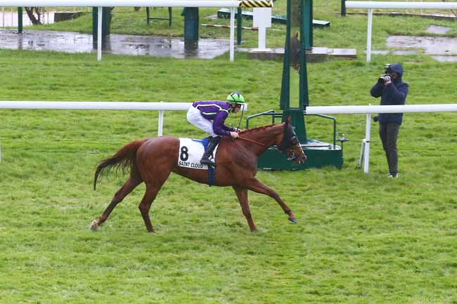 Photo d'arrivée de la course pmu PRIX PAT GLENNON (CHAMPIONNAT PARIS-TURF DES APPRENTIS & JEUNES JOCKEYS) à SAINT CLOUD le Vendredi 14 avril 2023