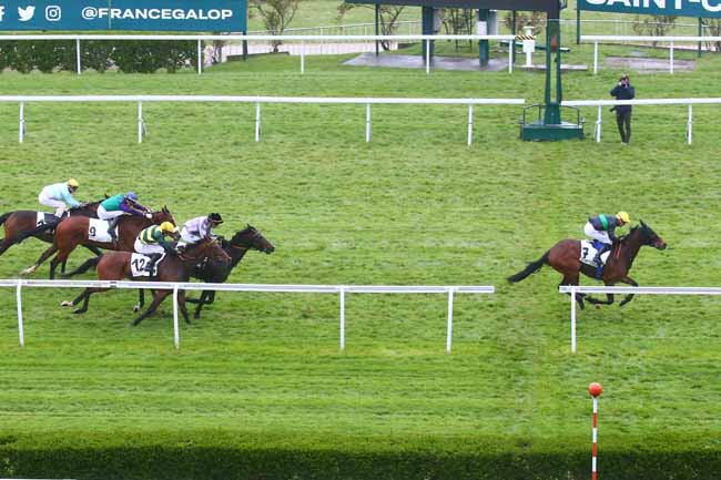 Photo d'arrivée de la course pmu PRIX DE PAU à SAINT CLOUD le Vendredi 14 avril 2023