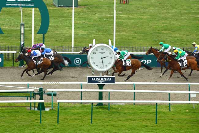 Photo d'arrivée de la course pmu PRIX DU CHEMIN DES CLOS à CHANTILLY le Lundi 17 avril 2023