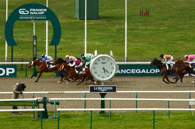 Photo d'arrivée de la course pmu PRIX DU CHEMIN DE LA CARTOUCHE à CHANTILLY le Lundi 17 avril 2023